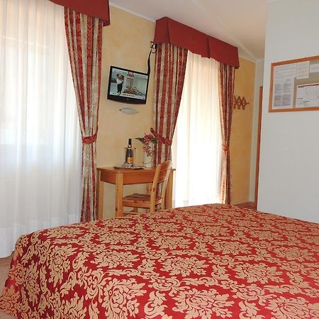 Albergo Eden Passo del Tonale Bilik gambar