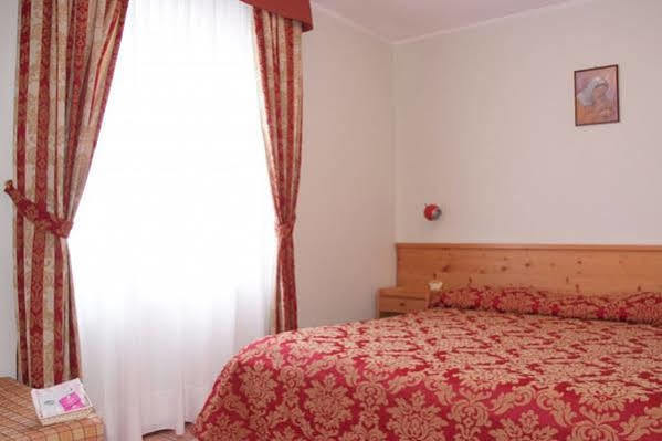 Albergo Eden Passo del Tonale Luaran gambar